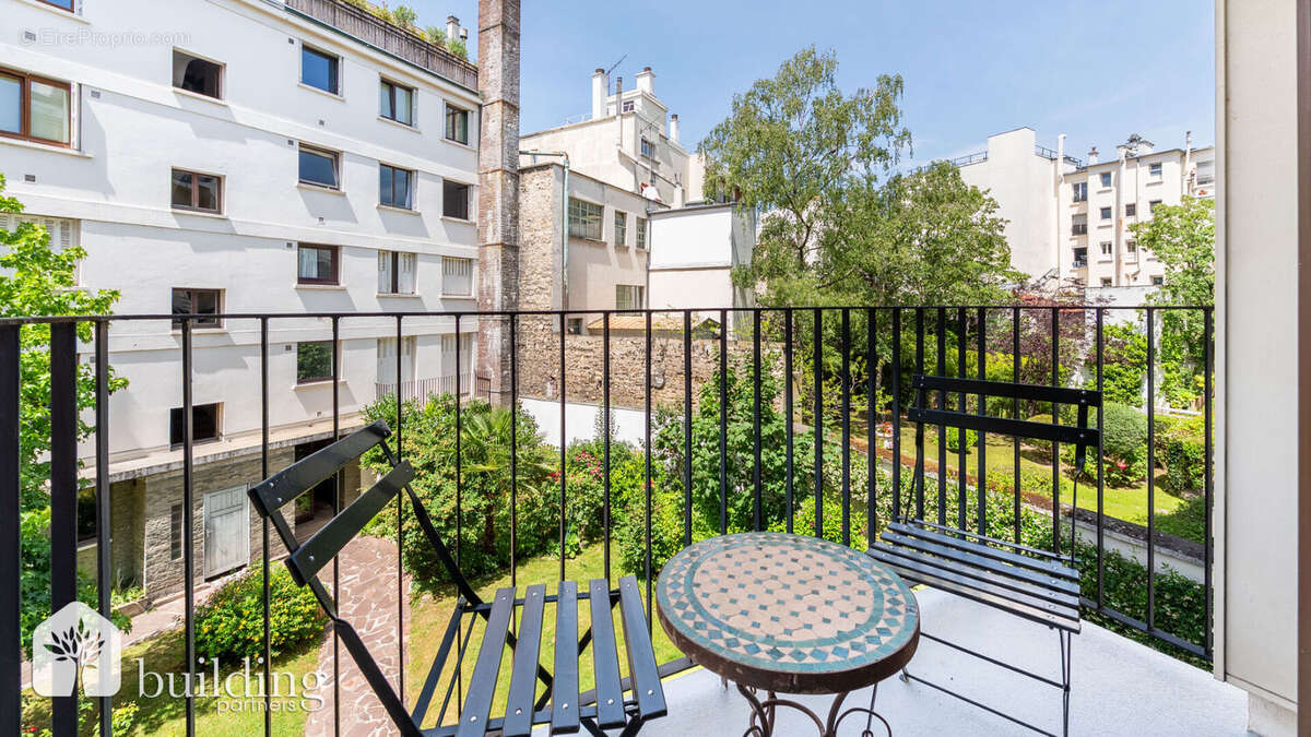 A vendre - Levallois-Perret - Anatole France - Appartement 2 pièces de 27,85 m² avec balcon - photo 4