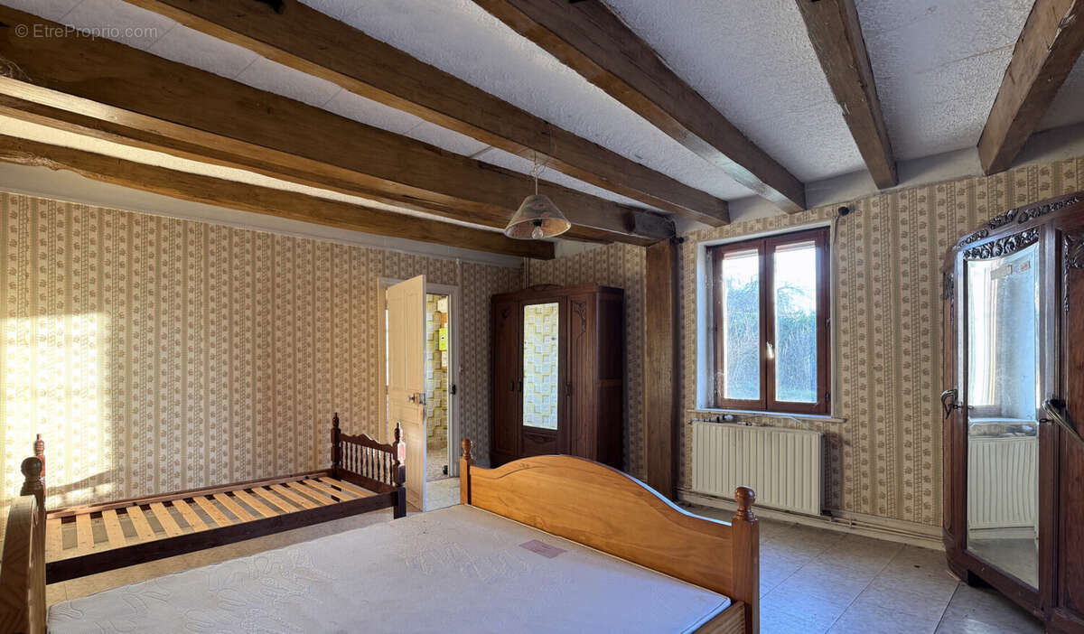 Maison à SAINT-GERVAIS-EN-VALLIERE