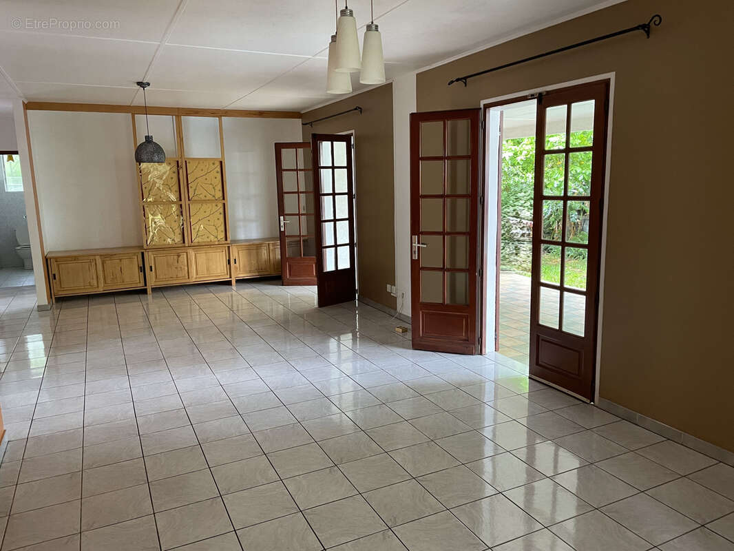 Villa F5 de 129 m2 avec piscine sur Rivière des Pluies - photo 3
