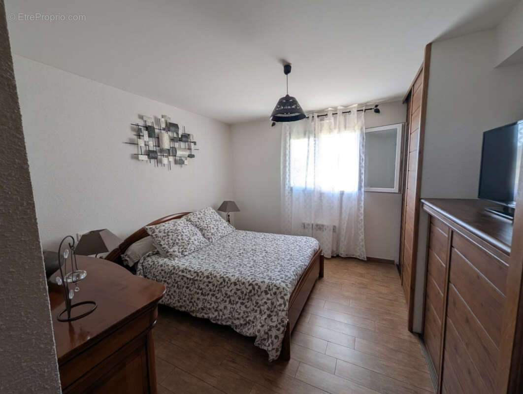 Maison à NEUVELLE-LES-CROMARY