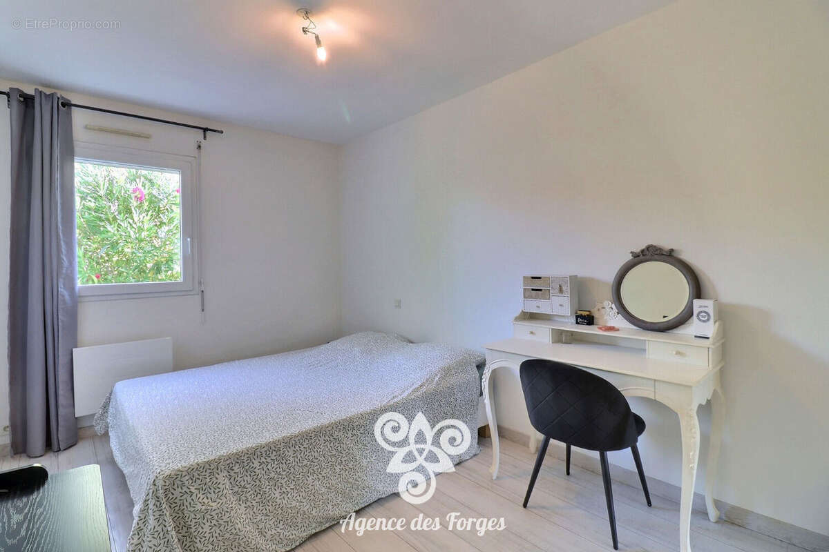 Maison plain-pied - 3 chambres - 103m² - Vallet - photo 11