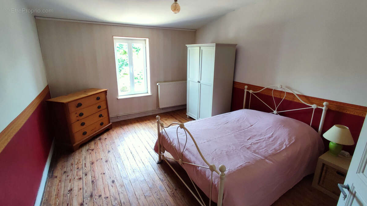 Charentaise de 220 m2, 5 chambres, dépendance, possibilité de gîte ou espace pro   Port-d'Envaux - photo 11