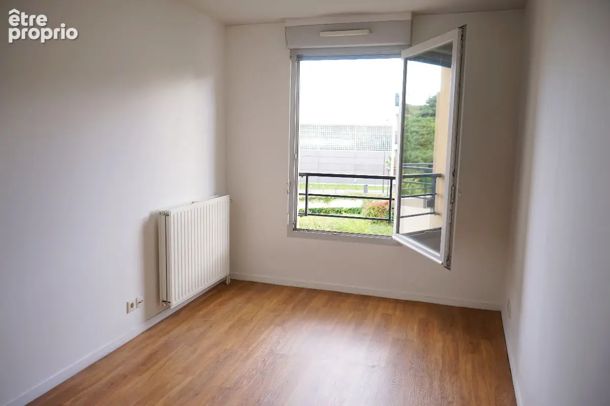 CRÉTEIL - POINTE DU LAC - DEUX PIÈCES DE 42 M² (38.61 m² Carrez + Terrasse de 7.10 m²) - photo 2