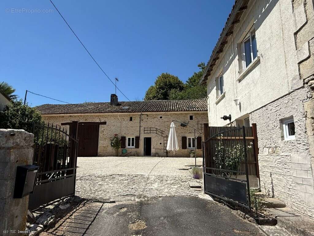 Maison à CIVRAY