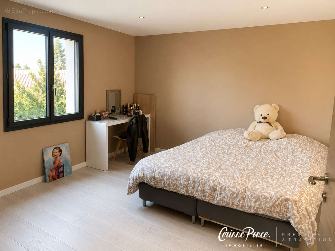 Blauzac maison de 110m2 de type 5 avec piscine corinne ponce - photo 7