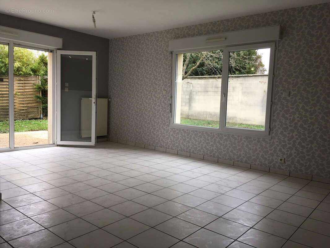 Maison familiale t6 - cisse centre - proche commodites - 10 minutes de poitiers - photo 4