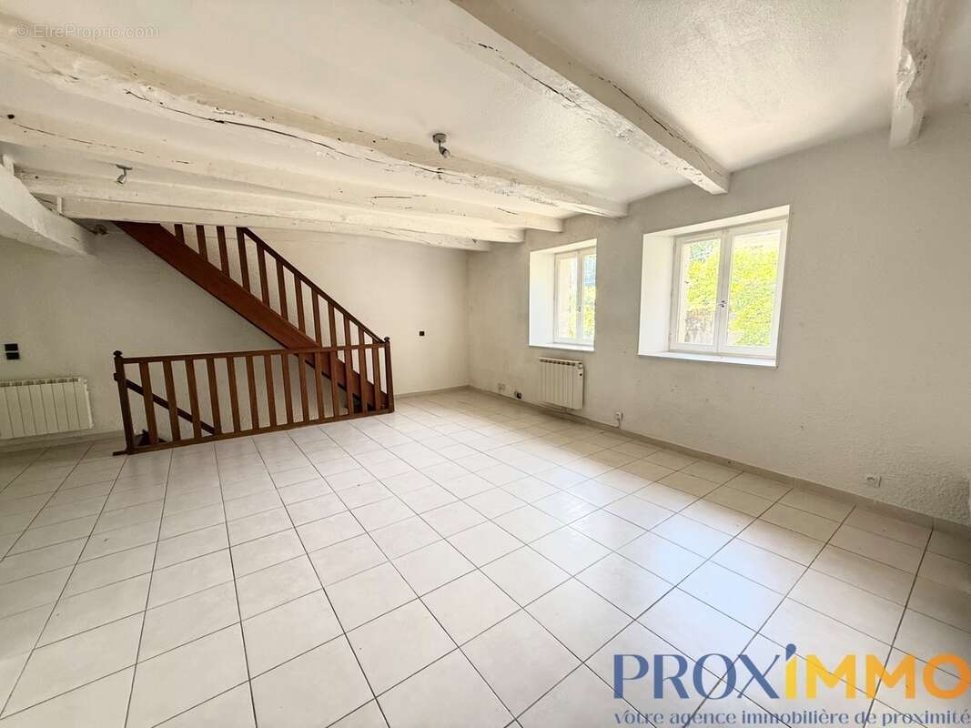 Appartement à LA BUISSE