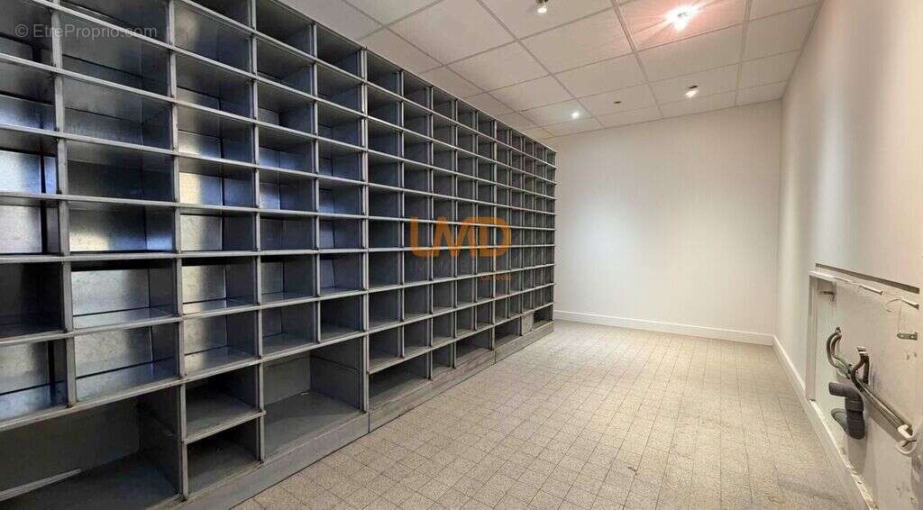 Local pro/commercial 58 m² forte visibilité - photo 5