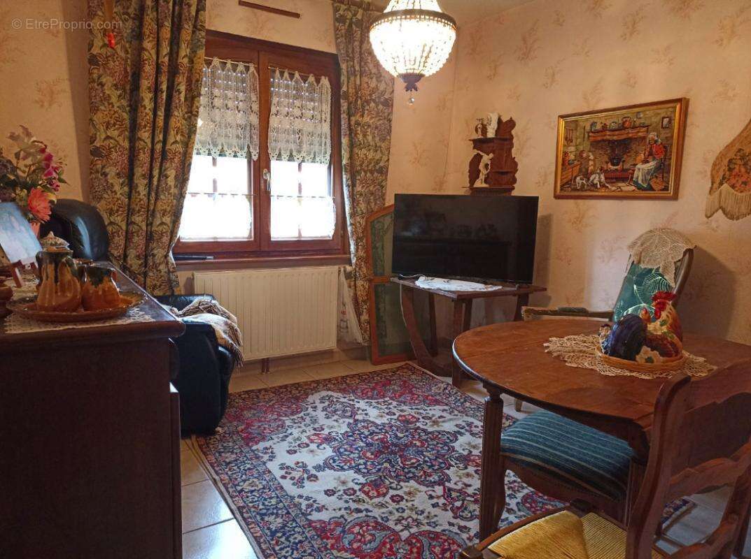 Maison à AVESNES-SUR-HELPE