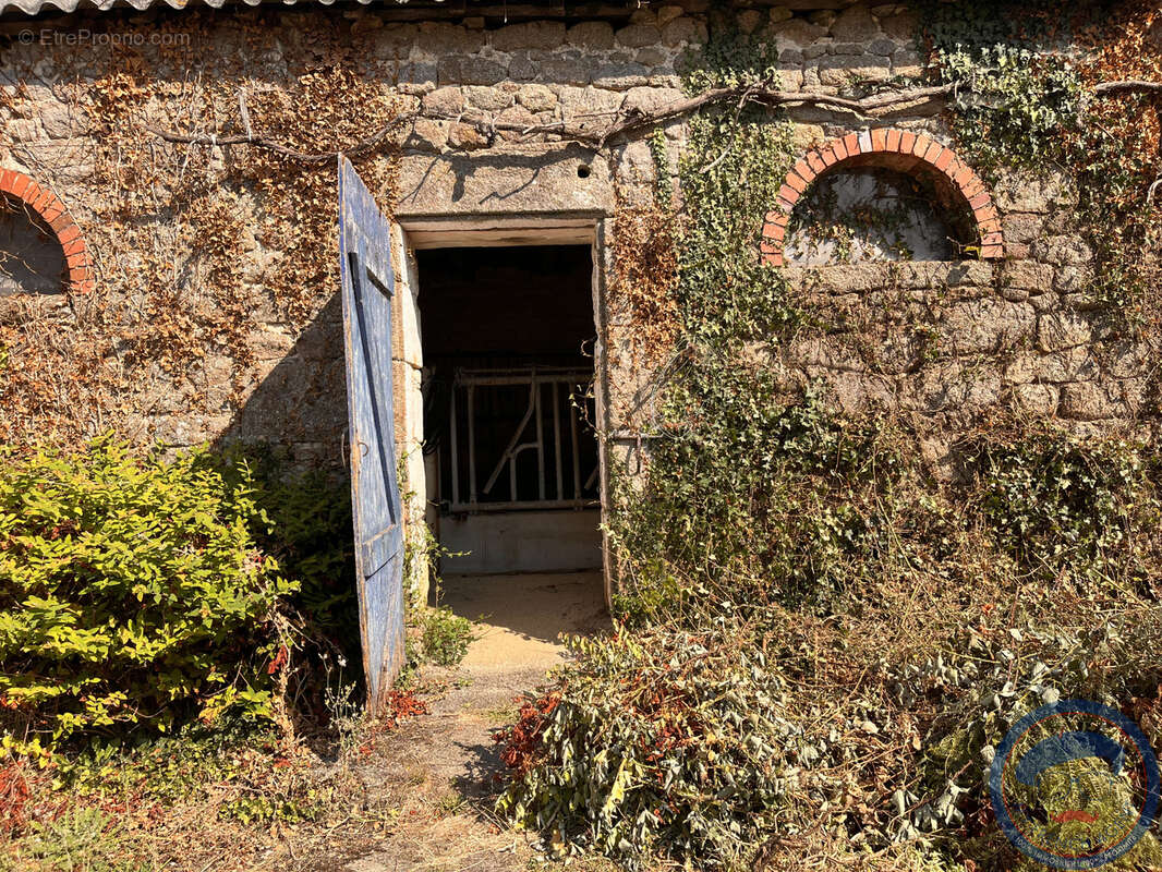 Corps de ferme maisons  et dépendances en pierre Quimper - photo 12