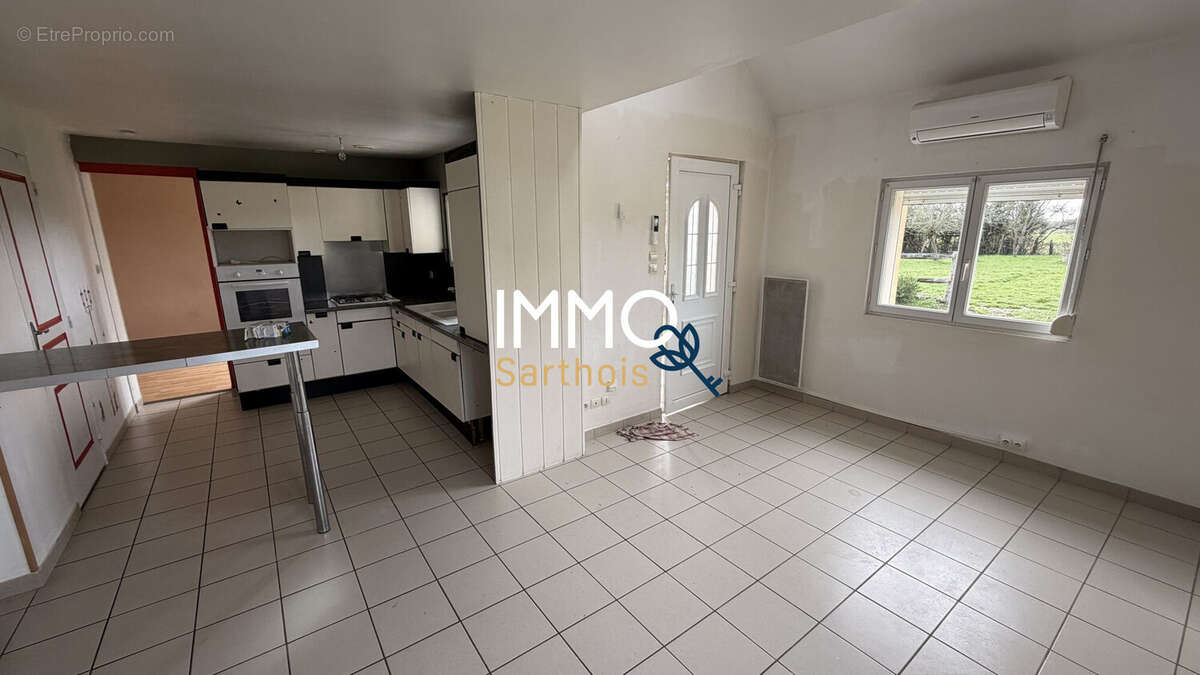 Maison à NOYEN-SUR-SARTHE