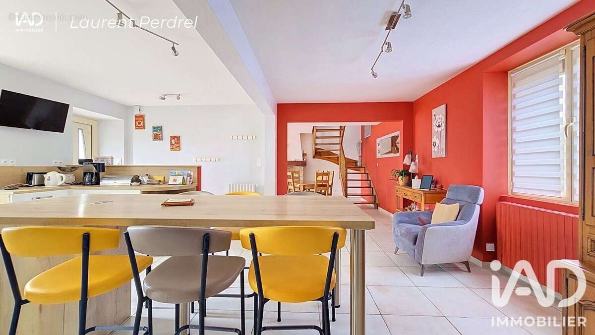Maison 226 m² à Sainte-Marie  - photo 8
