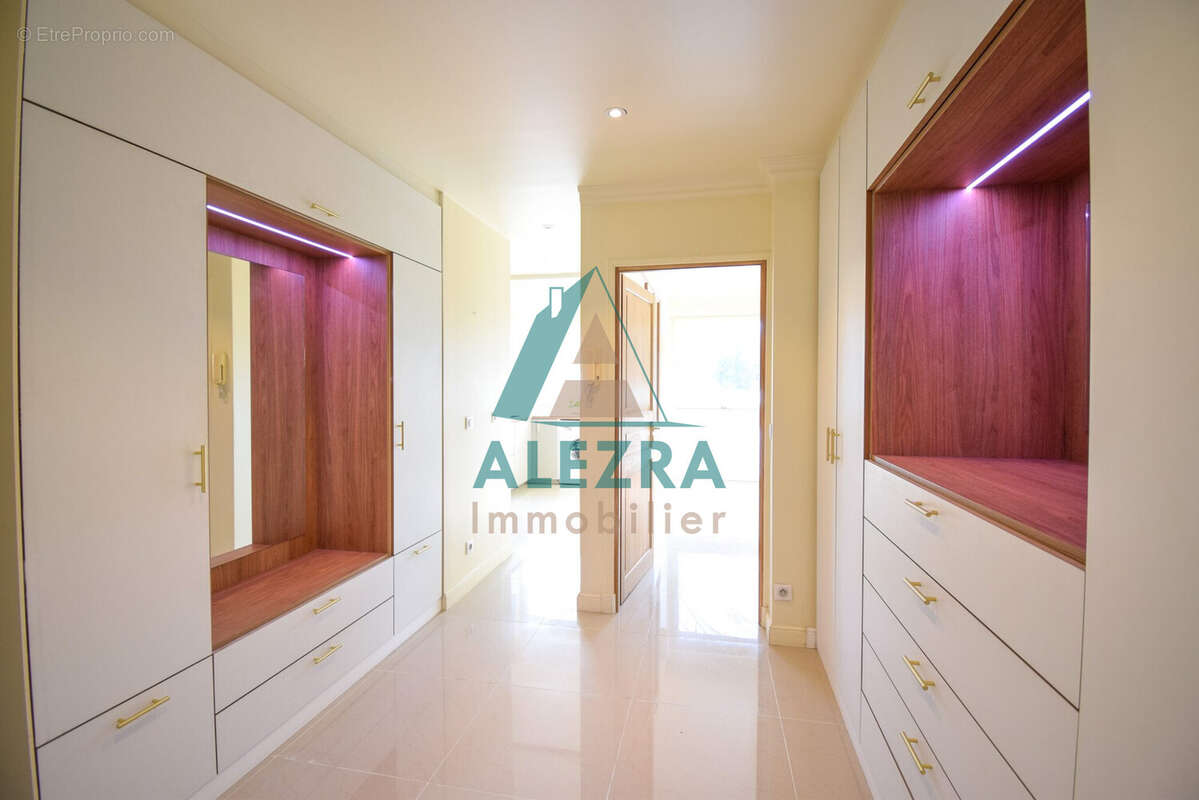 Appartement à LA CELLE-SAINT-CLOUD