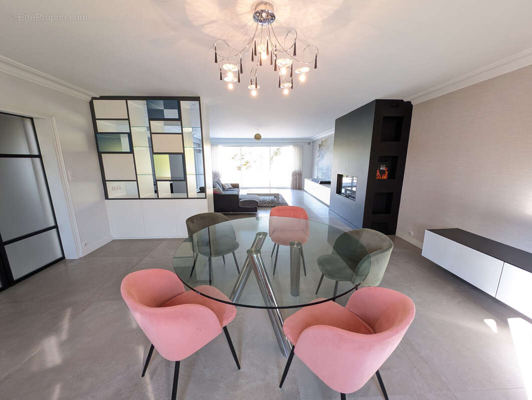 Maison à VERN-SUR-SEICHE