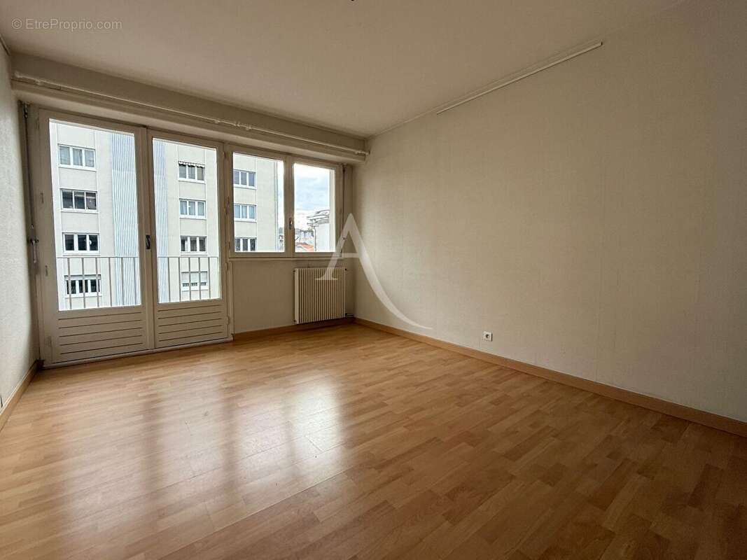 Centre ville Appartement T2 duplex et 2 balcons - photo 6