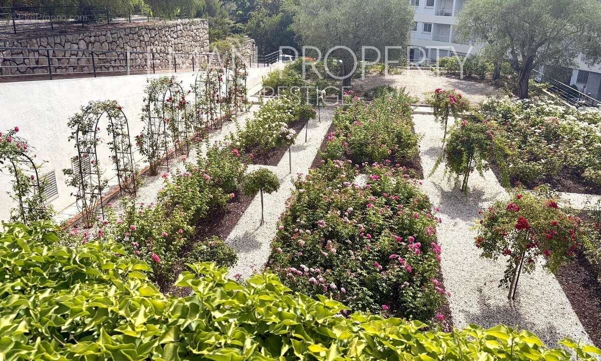 Appartement 2P Croix des Gardes - jardin aperçu mer - photo 12