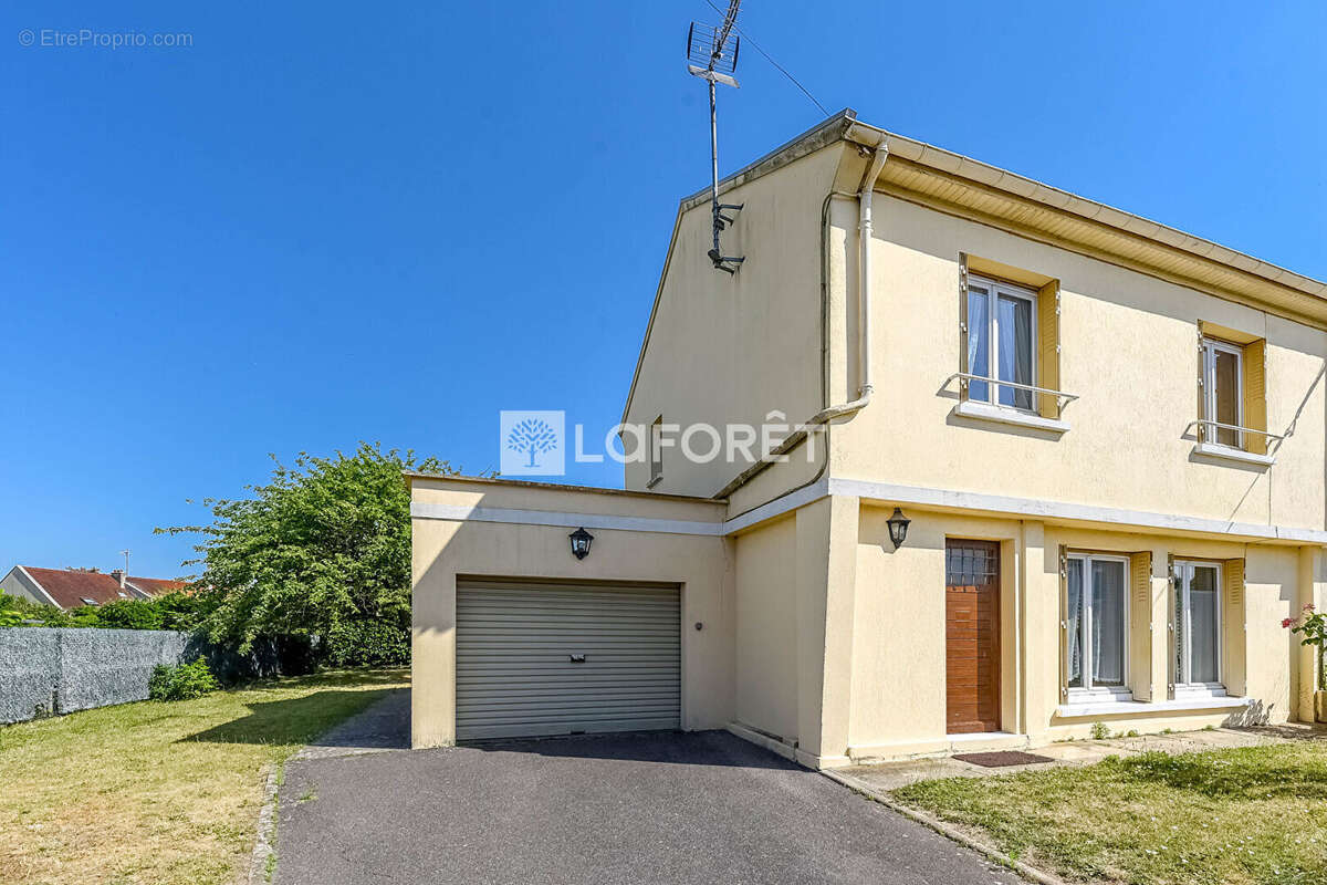 Maison à BEAUMONT-SUR-OISE