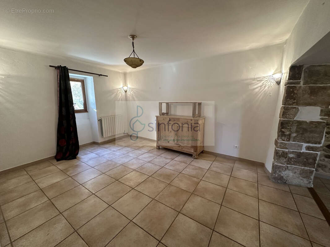 Maison à ALLEGRE-LES-FUMADES