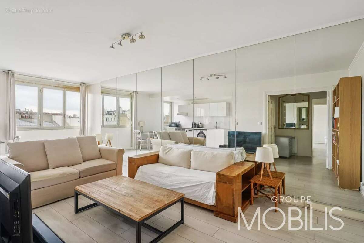 Appartement à PARIS-16E