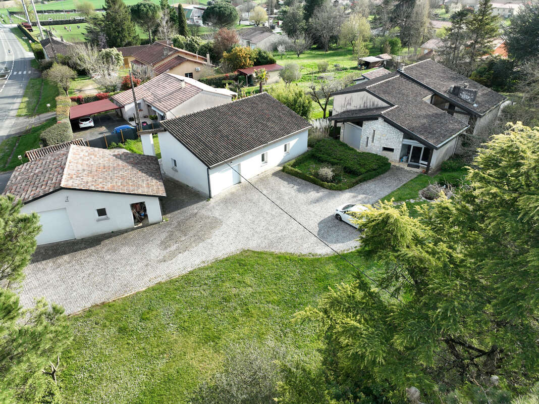 Maison à LAROQUE-TIMBAUT