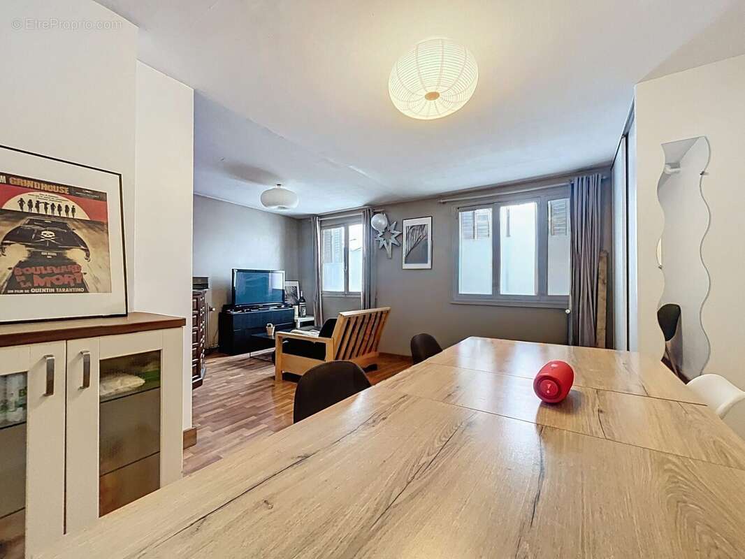 Appartement à SAINT-MARTIN-D'HERES