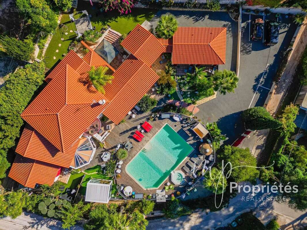 Maison à CARQUEIRANNE