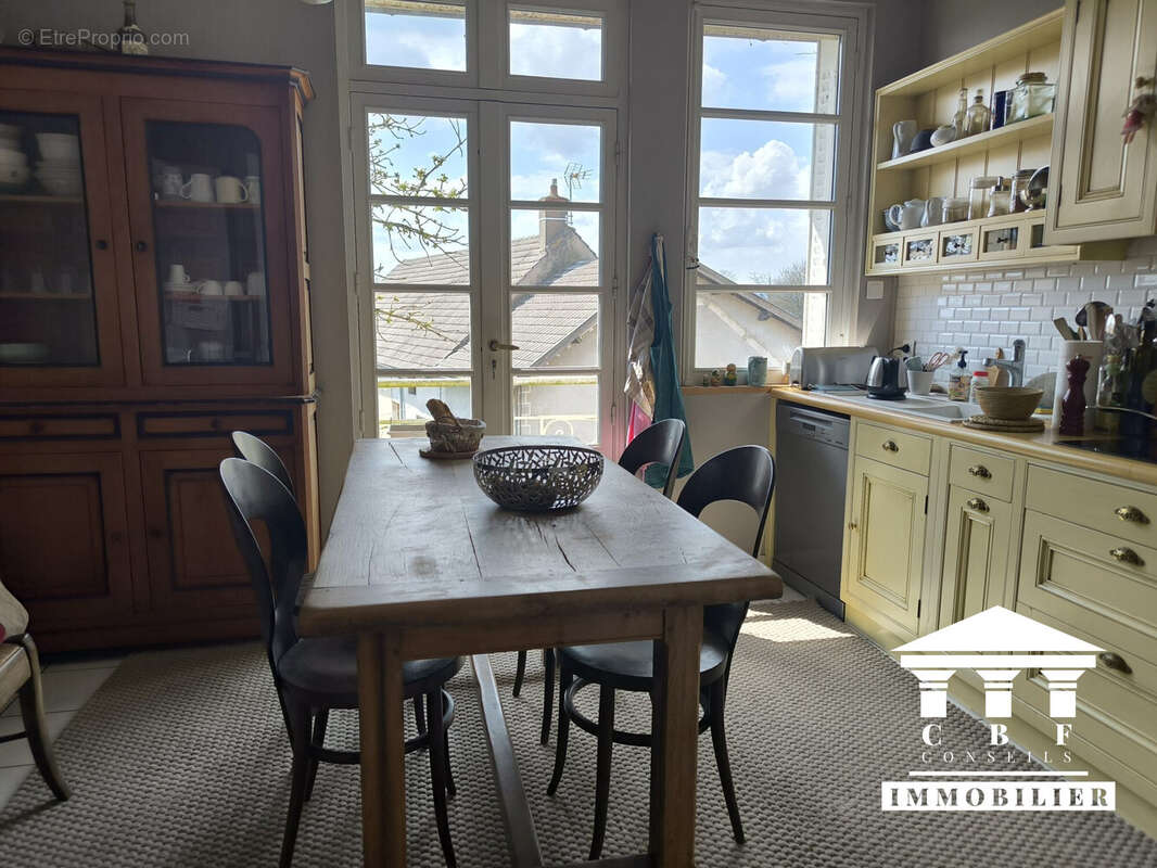 Maison à CHAMPFORGEUIL