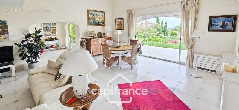 Maison à vendre 4 pièces VUE MER + Garage 55m² + Piscine SANARY SUR MER (83) - photo 21