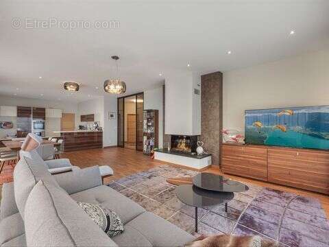 Maison à CHENS-SUR-LEMAN