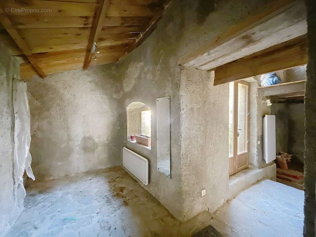 Maison à FERRIERES-POUSSAROU