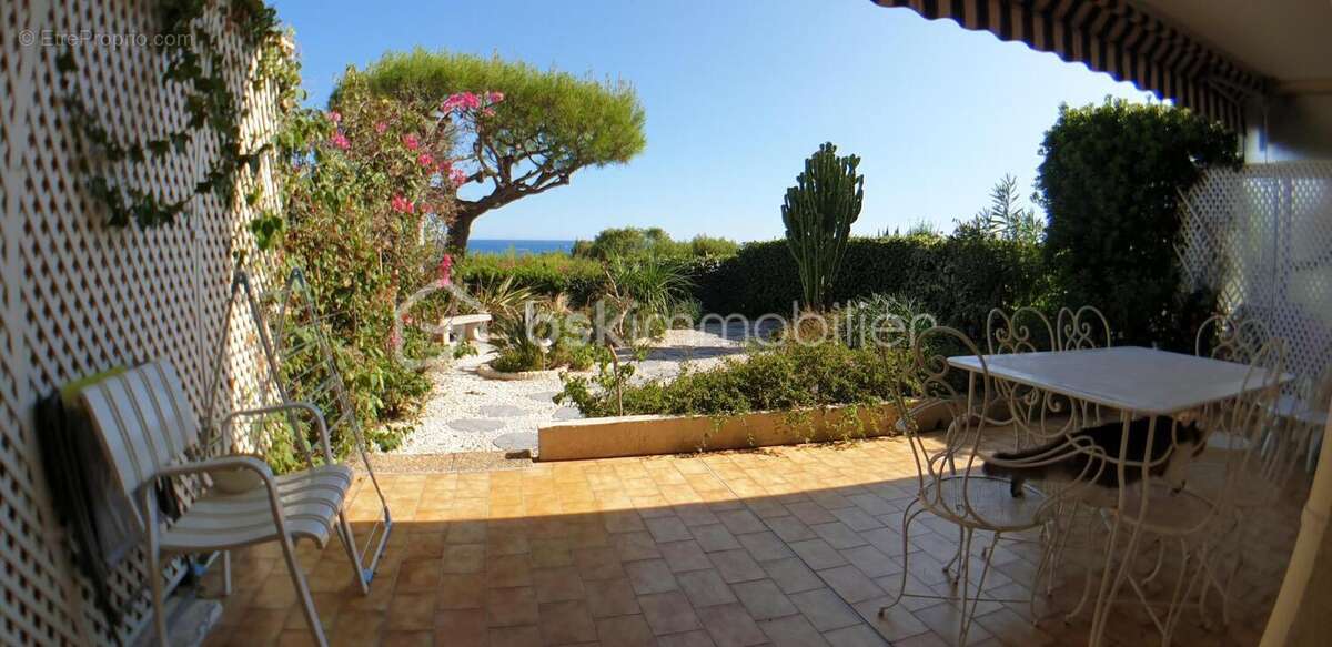 Studio rez de jardin dans une bel résidence le Saphir vue mer ,calme, piscine, parking ,cave - photo 13
