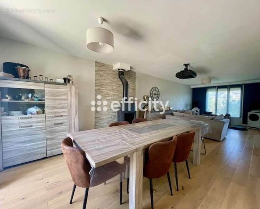 Maison à SAINT-MAURICE-L'EXIL