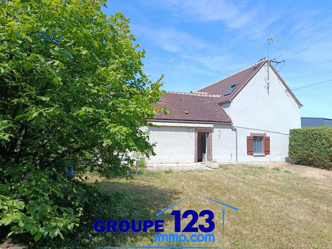 Maison rénovée de 176 m2, 3 ou 4 chambres avec jardin. - photo 12