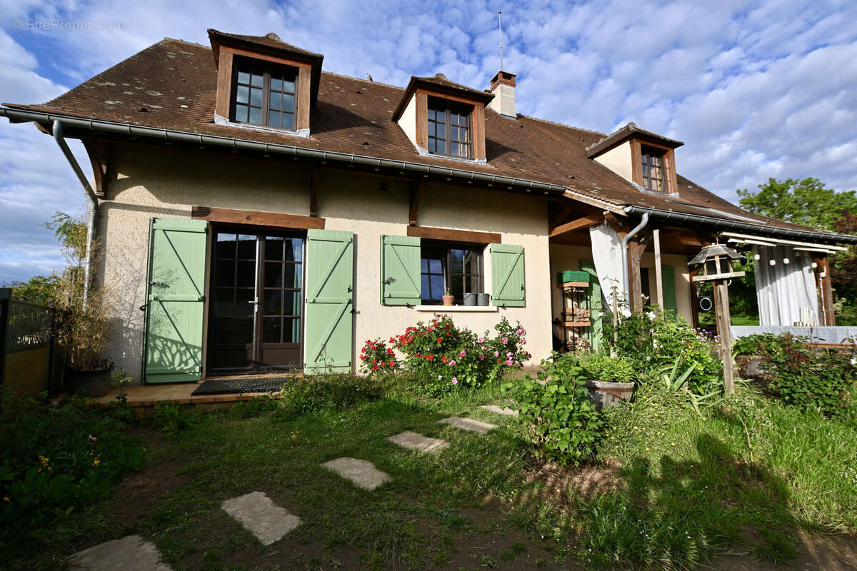 Maison à AVALLON