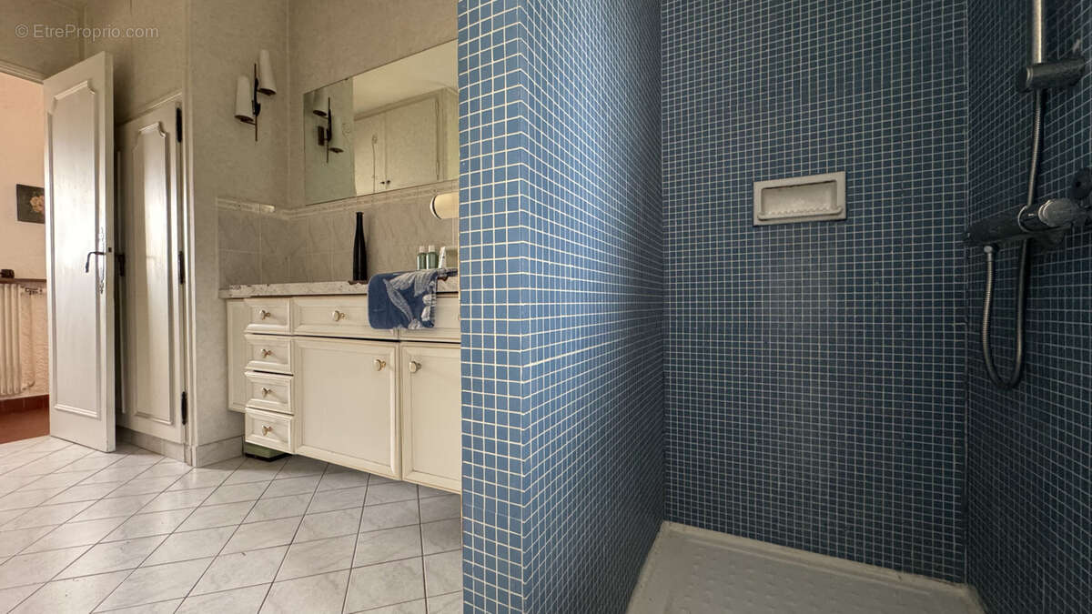 Maison à PUGNY-CHATENOD