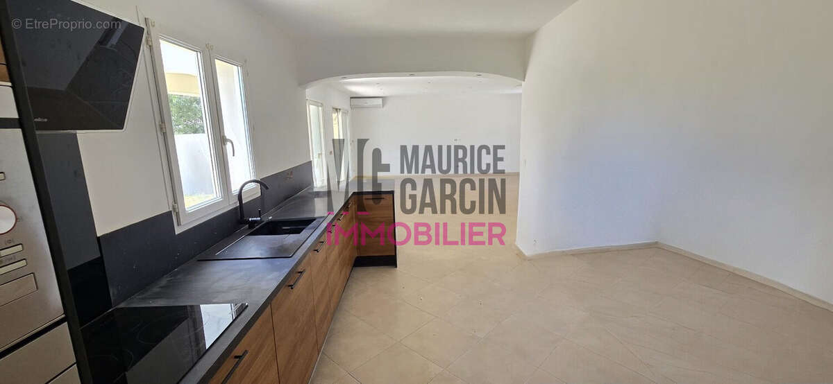 Maison 112 m² à Rochefort-Du-Gard  - photo 7