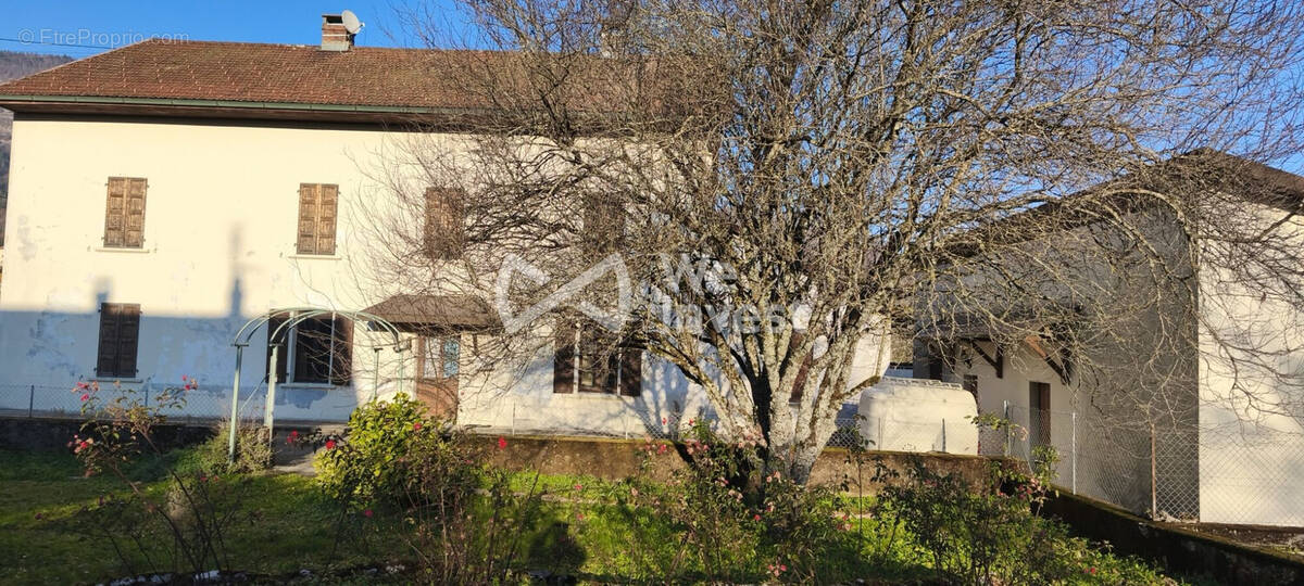 Maison à CHAMPFROMIER