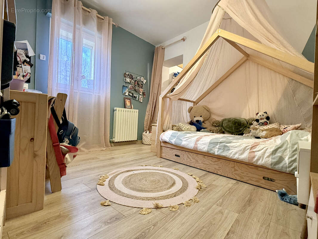 Maison de village avec garage, studio et un extérieur de 75 m2 - photo 11