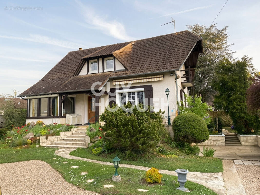 Maison à IVRY-LA-BATAILLE