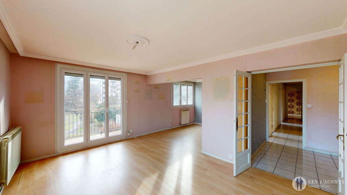 Appartement à SAINT-MARTIN-D'HERES