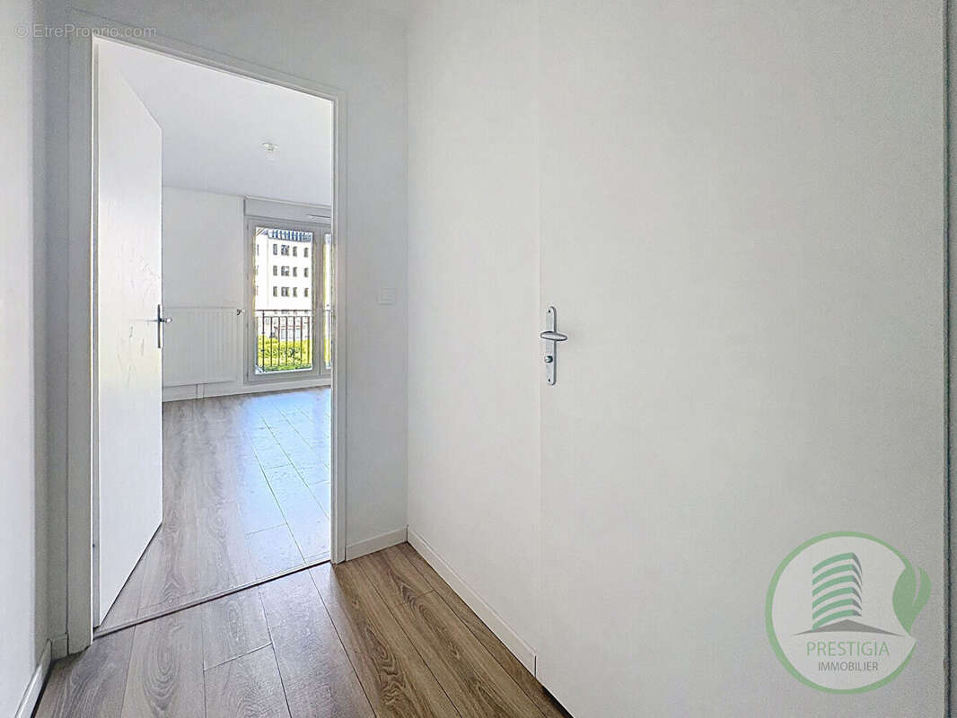 À vendre reims clairmarais superbe t2 avec balcon - photo 10