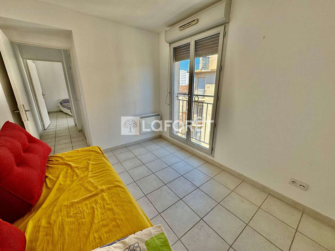 Appartement à MARSEILLE-3E