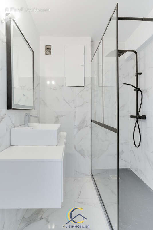 Appartement à MARSEILLE-6E