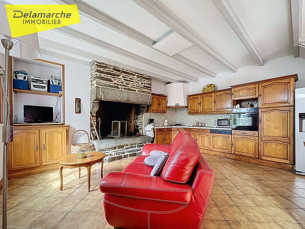 Maison à LE MESNIL-VILLEMAN