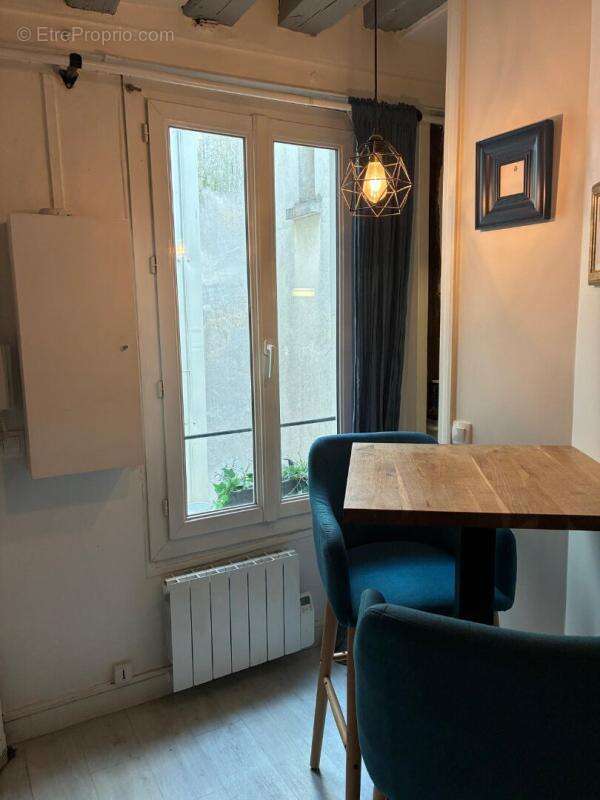 Appartement à PARIS-7E