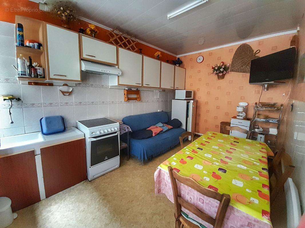 Appartement à EAUX-BONNES
