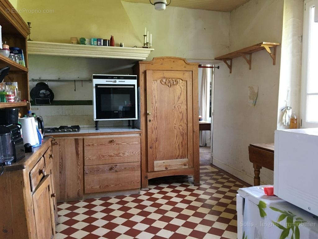 Grande maison entourée de son jardin de 5200m2 - photo 8