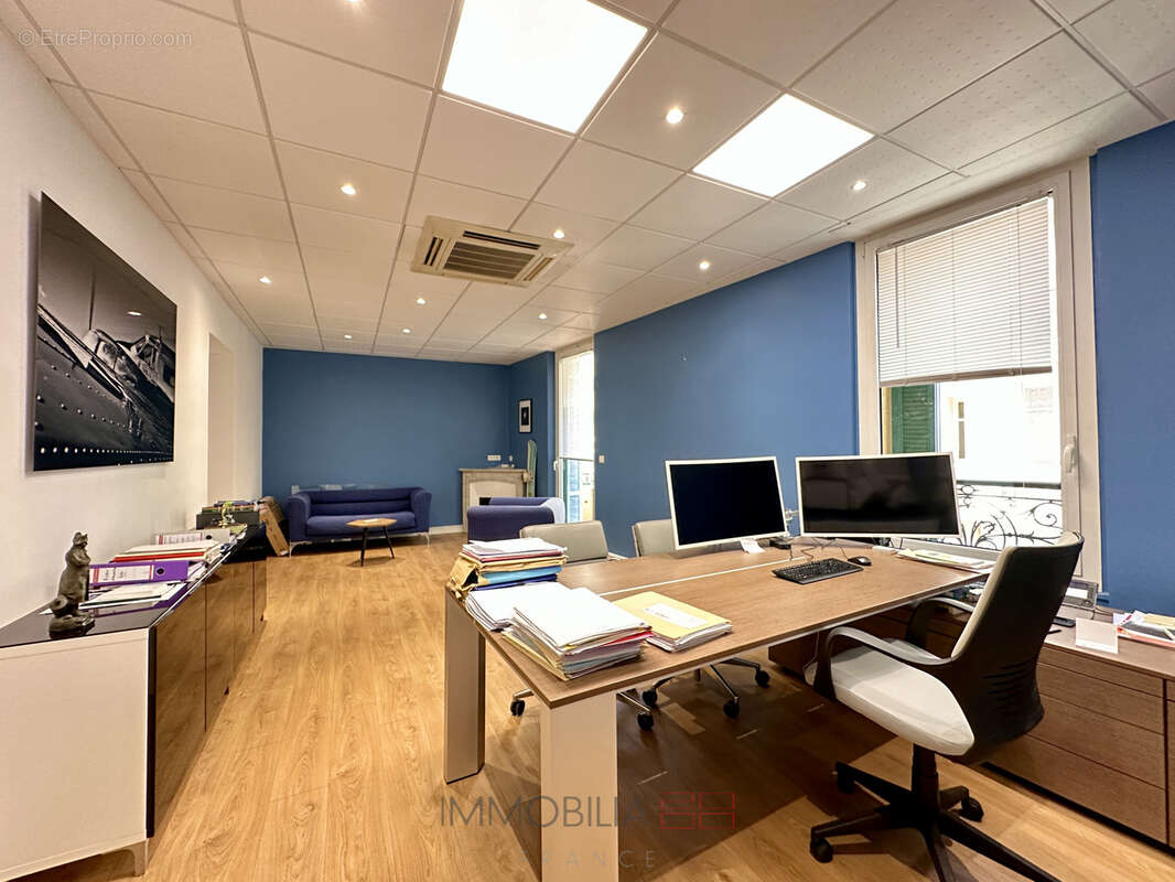 Frontière Monégasque -  Local Professionnel 165 m2 transformable - photo 6