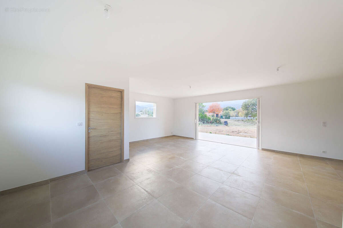 Maison à PRUNELLI-DI-FIUMORBO