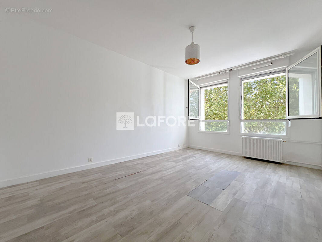 Appartement à MONTROUGE